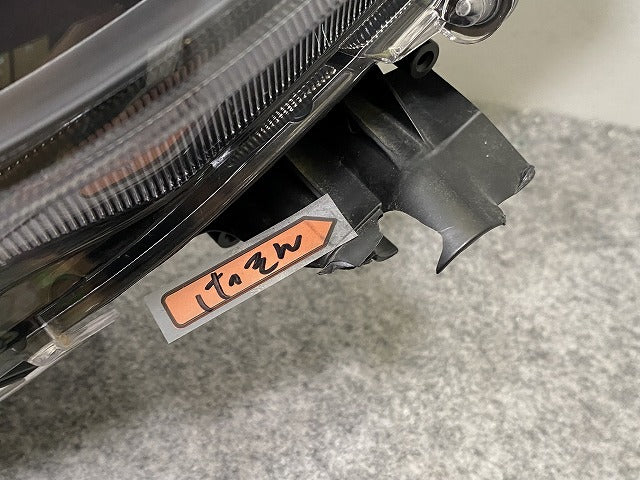 RAV4 ラブ4 MXAA52/MXAA54/AXAH52/AXAH54 純正 左 ヘッドライト/ランプ LED レベライザー 刻印A STANLEY 42-87 81185-42832 トヨタ(142703)