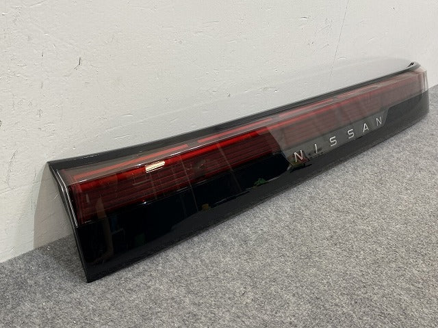 サクラ/SAKURA B6AW 純正 リア ガーニッシュ コンビネーションランプ 26550-7PA5B 日産(142715)