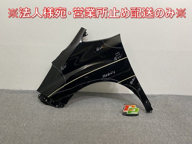 ノア NOAH Si 80系/ZRR80W/ZRR85W ハイブリッド/ZWR80W 純正 左 フロント フェンダー ブラック 202 トヨタ(142729)