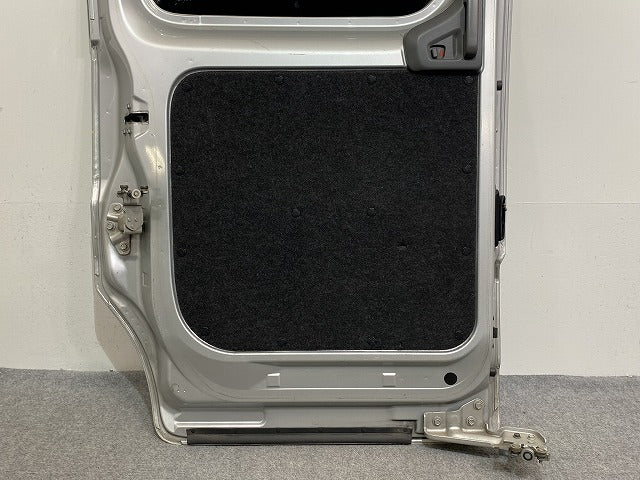 バネット NV200 M20/VM20/VNM20 左 リア スライド ドア 内張りガラス付 ブリリアントシルバーメタリック K23 日産(142787)
