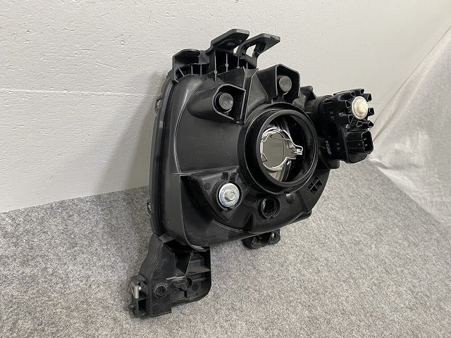 アルト/キャロル HA36S/HA36V/HB36S 純正 右 ヘッドライト/ランプ ハロゲン レベライザー 刻印MG STANLEY W2380 スズキ(142804)