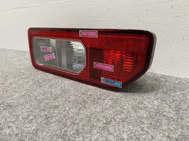 新車取り外し!ジムニー/ジムニーシエラ JB64W/JB74W 純正 右 テールランプ/ライト/レンズ ハロゲン KOITO 220-5938C スズキ(142806)