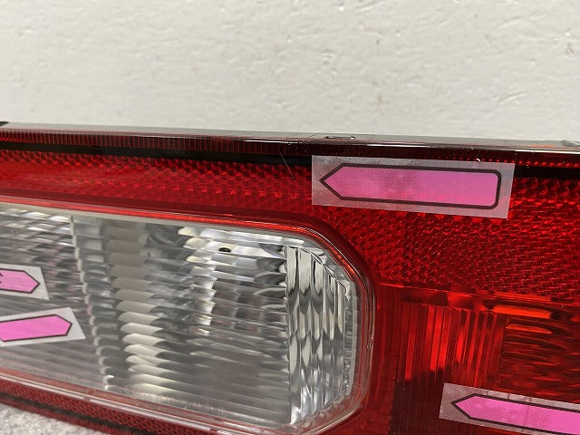 新車取り外し!ジムニー/ジムニーシエラ JB64W/JB74W 純正 右 テールランプ/ライト/レンズ ハロゲン KOITO 220-5938C スズキ(142806)