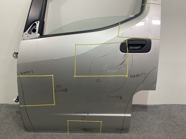 バネット NV200 M20/VM20/VNM20 純正 左 フロント ドア バイザー内張りガラス付 ブリリアントシルバーメタリック K23 日産(142861)