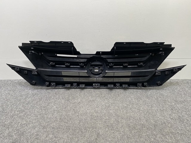 セレナ S/X/G/XV C27/GC27/GNC27 純正 前期 フロント グリル/ラジエーターグリル 62310 5TA0A/62310 5TA0B ブラック ソリッド 日産(142868)