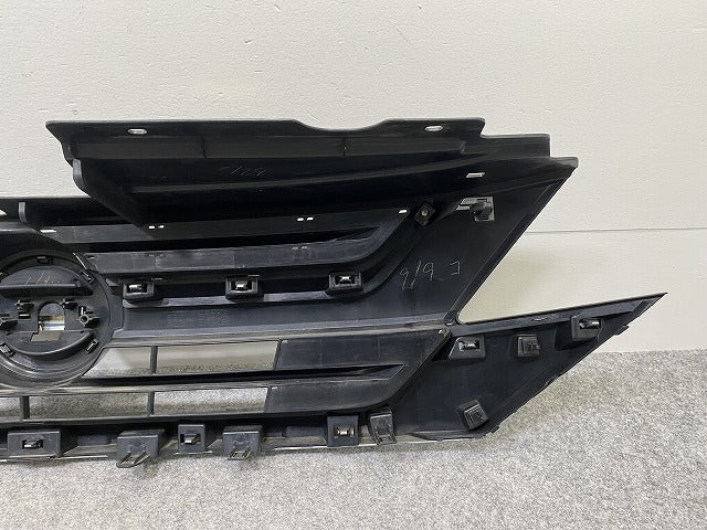 セレナ S/X/G/XV C27/GC27/GNC27 純正 前期 フロント グリル/ラジエーターグリル 62310 5TA0A/62310 5TA0B ブラック ソリッド 日産(142868)