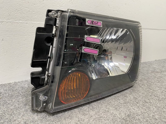 ミニキャブ/クリッパー U61V/U62V/U71V/U72V 純正 中期 左 ヘッドライト/ランプ ハロゲン STANLEY P5701 ブラック ソリッド 三菱(142900)