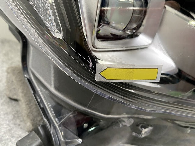 リーフ/LEAF ZE1 右 ヘッドライト/ランプ LED レベライザー 刻印P ICHIKOH 1954 日産(142927)