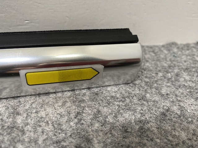 新品!CLSクラス C257 純正 左 フロント ドア ベルトモール A267 725 05 00 A 257725050064 メッキ メルセデスベンツ(142930)