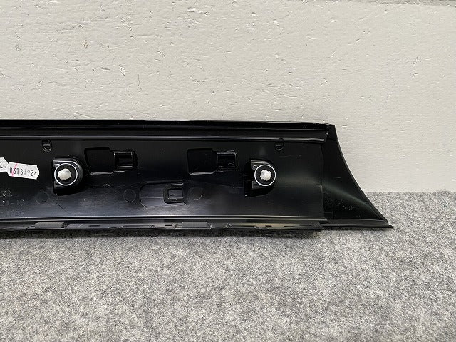 新品!ミニ クラブマン(F54) 純正 右 フロント Aピラーパネル/Aピラーカバー 14121-10 51137344184 ブラック ソリッド MINI(142936)