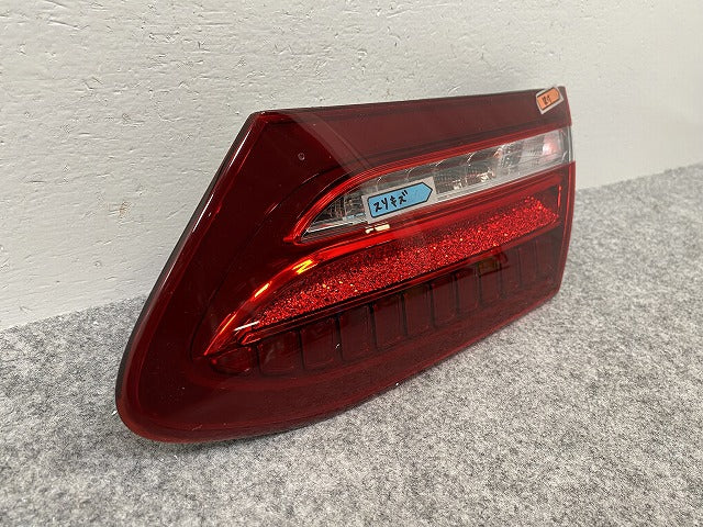 新品!Eクラス/クーペ C238 純正 右 テールランプ/ライト/レンズ LED A2389067401 A 2389067401 メルセデスベンツ(142938)