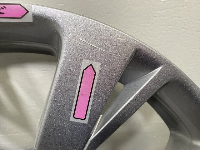 新品!208 純正  ホイールキャップ 15インチ 9808491477 98084914TW シルバー メタリック プジョー(142948)