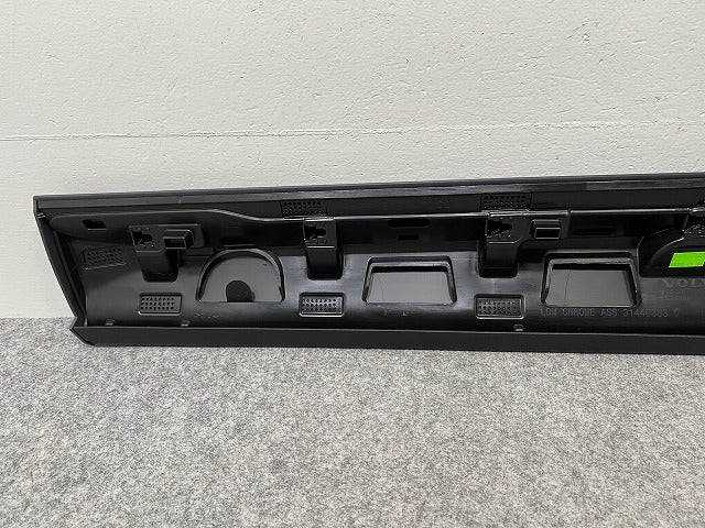 新品!XC60 UB UD 系/2017- 純正 右 フロント ドア サイドパネル モール 31440294 V 39845914 サフ ボルボ(142951)