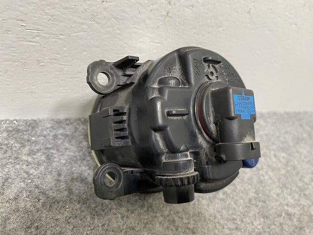 キャラバン NV350 E26 フォグランプ/フォグライト ハロゲン 26150 3XA0B VALEO 90049535 日産(142955)