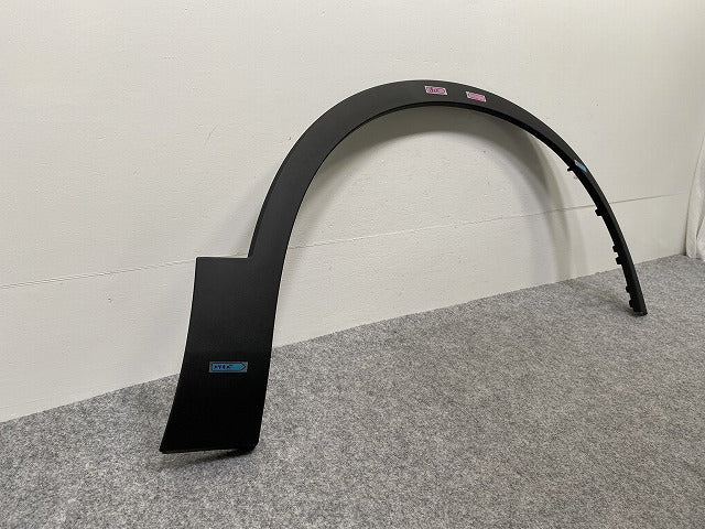 新品!XC40 XB系 純正 右 フロント フェンダーアーチモール/オーバーフェンダー 32409189 32409189 素地 ボルボ(142970)