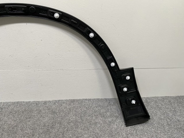 新品!XC40 XB系 純正 右 フロント フェンダーアーチモール/オーバーフェンダー 32409189 32409189 素地 ボルボ(142970)