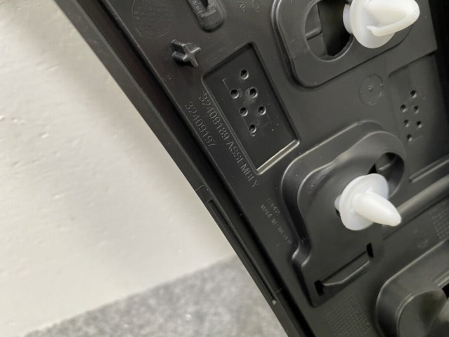 新品!XC40 XB系 純正 右 フロント フェンダーアーチモール/オーバーフェンダー 32409189 32409189 素地 ボルボ(142970)