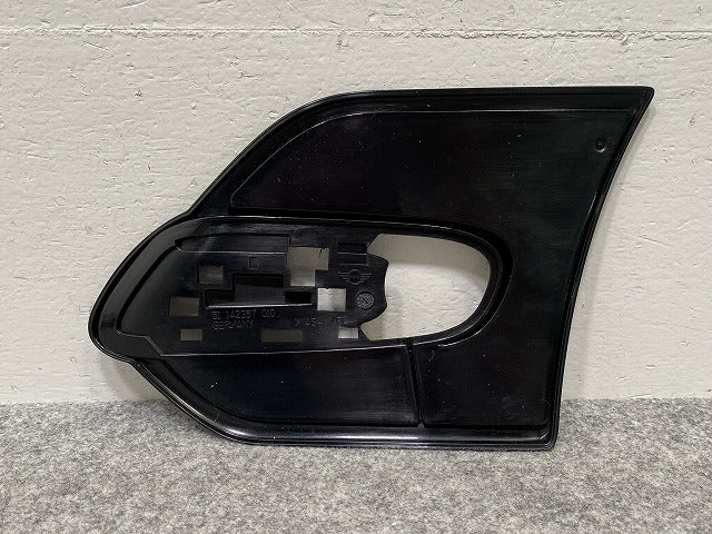新品!ミニ F55/F56/F57 純正 右 スカットル トリム チェッカーフラッグ 51 142357 010 ホワイト ソリッド MINI(142985)