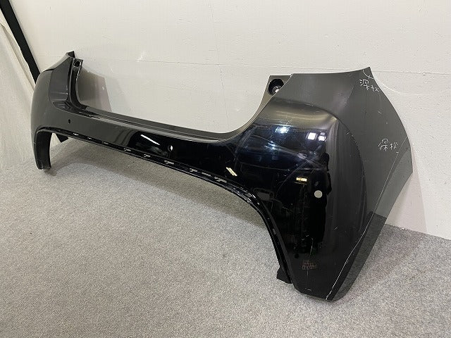 ヤリス KSP210/MXPA10/MXPA15 ハイブリッド/MXPH10/MXPH15 MXPH14/MXPH17 純正 リア バンパー 52159-K0010/20/50 ブラック 202 (143038)