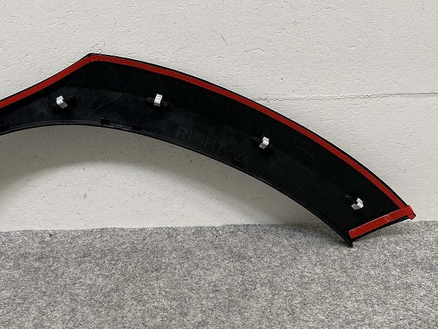 新品!2008 P24/2020- 純正 右 リア フェンダーアーチモール/オーバーフェンダー 9817491777 98174917XT 素地 プジョー(143055)