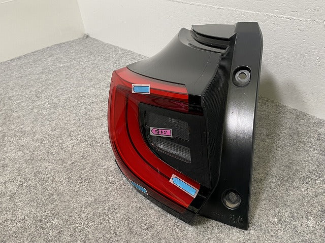 ヤリス KSP210/MXPA10/MXPA15 ハイブリッド/MXPH10/MXPH15 MXPH14/MXPH17 純正 左 テールランプ/LED KOITO K0-10 81561-K0020(143083)