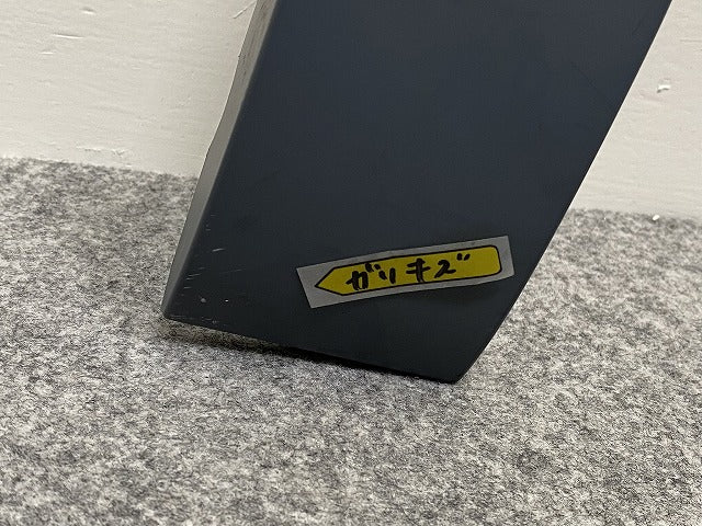 新品!Q3 8U系 2011-2019 純正 右 フロント フェンダーアーチモール/オーバーフェンダー 8U0.853.718.A 8U0853718AGRU アウディ(143086)