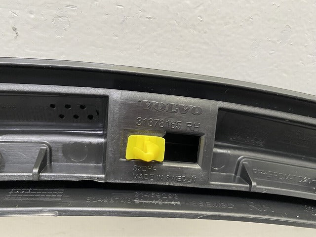 新品!XC90 純正 右 リア フェンダーアーチモール/オーバーフェンダー 31378165 V39790019 未塗装 ボルボ(143159)