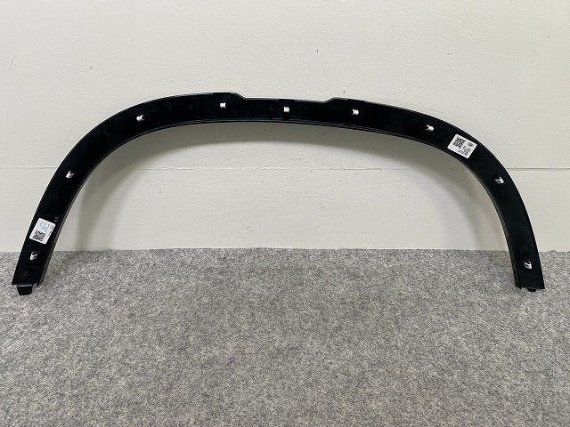 新品!ディフェンダー L663 純正 左 フロント フェンダーアーチモール/オーバーフェンダー L8B2-16A075-BX ブラック ソリッド (143164)