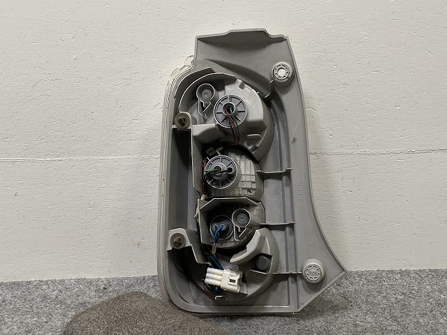 ミラ ココア L/L675S/L685S 純正 右 テールランプ/ライト/レンズ LED TOKAIDENSO 20515R ダイハツ(143199)