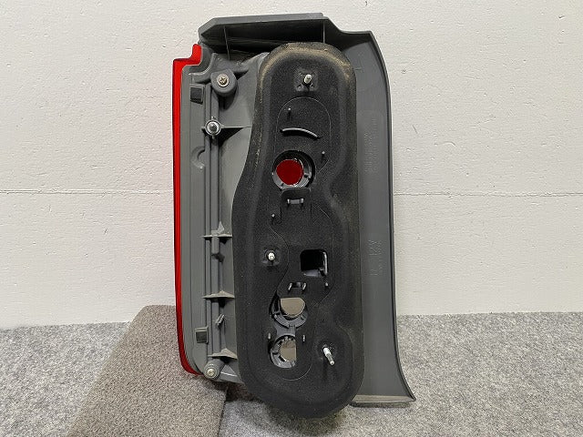 カローラ ルミオン NZE151N/ZRE152N/ZRE154N 純正 右 テールランプ/ライト/レンズ ハロゲン STANLEY 12-541R トヨタ(143201)