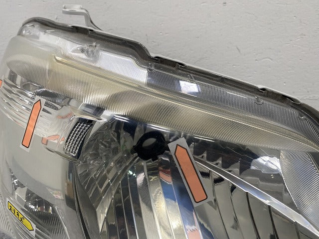 タント LA600S/LA610S 純正 右 ヘッドライト/ランプ レベライザーハロゲン ICHIKOH 1880 ダイハツ(143202)
