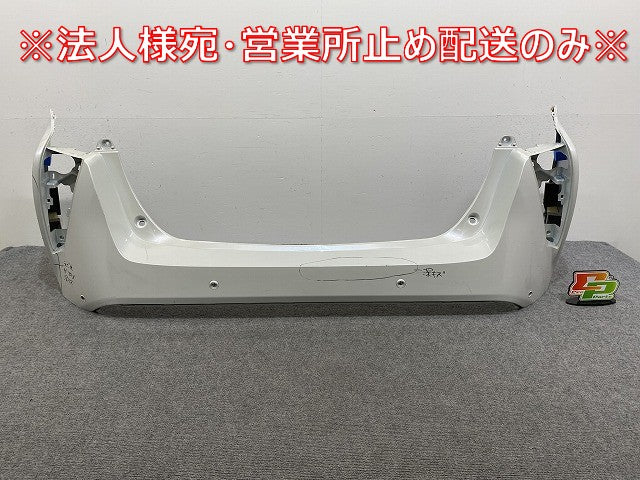 プリウス 50系/ZVW50/ZVW51/ZVW55 純正 前期 リア バンパー 52159-47110/30 ホワイトパールクリスタルシャイン 070 トヨタ(143228)
