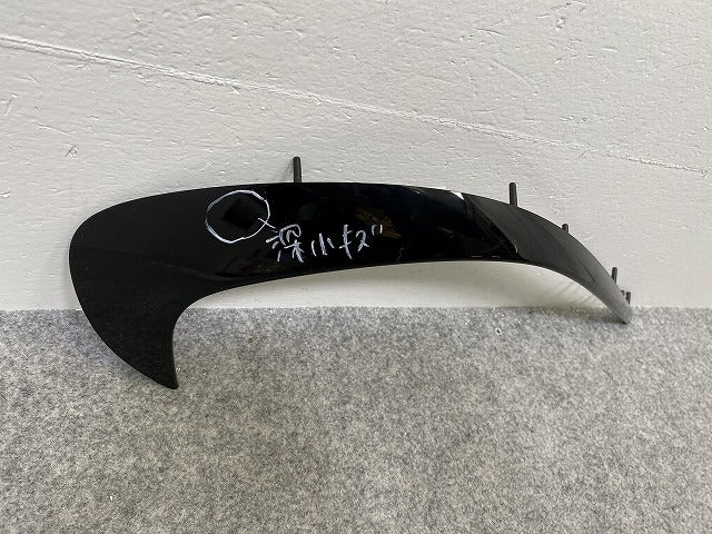 新品!Aクラス W176/AMG 純正 右 フロント グリルモール/ラジエーターグリルモール A176 885 5000 A 1768855000 ブラック ベンツ(143236)