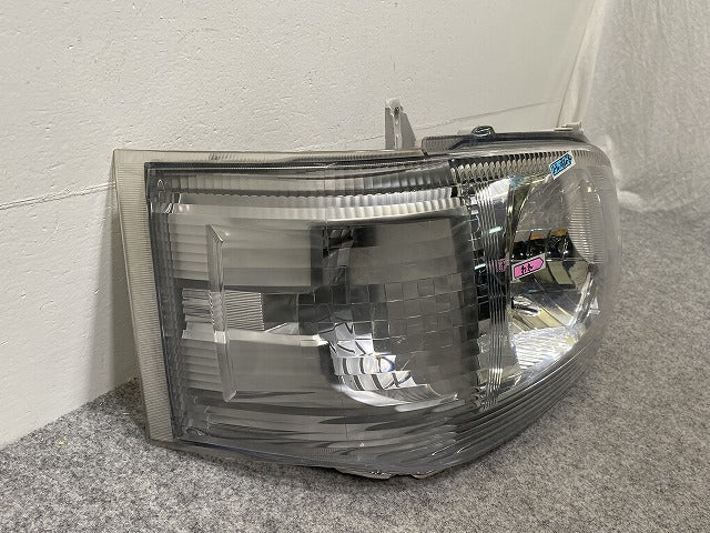 ハイエース/レジアスエース 200系/3型 社外 右 ヘッドライト/ランプ