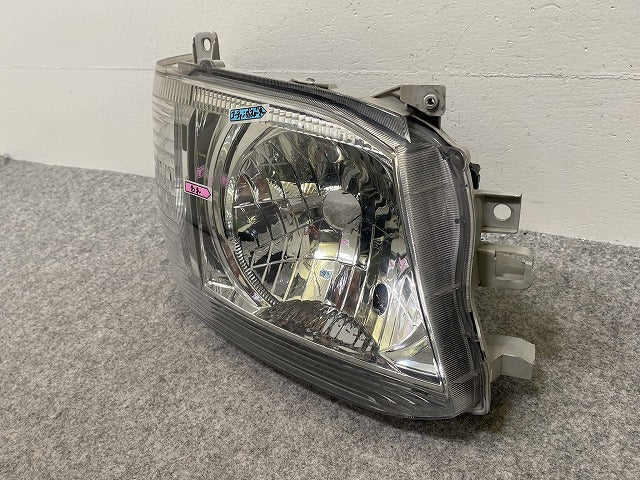 ハイエース/レジアスエース 200系/3型 社外 右 ヘッドライト/ランプ