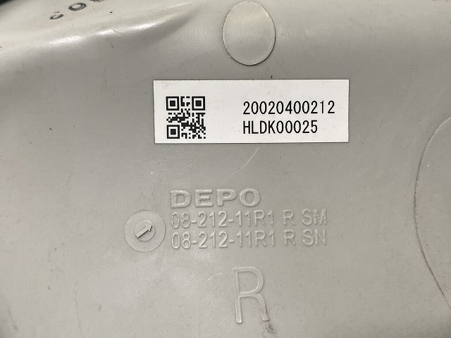 ハイエース/レジアスエース 200系/3型 社外 右 ヘッドライト/ランプ ハロゲン DEPO 08-212-11R1 R SM/SN トヨタ(143298)