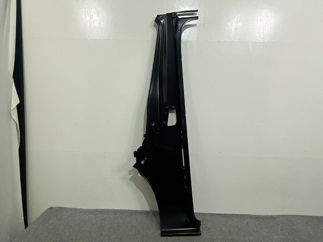 キャラバン NV350 E26 純正 右 Bピラー 未塗装 日産(143320)