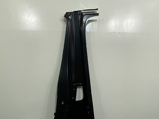 キャラバン NV350 E26 純正 右 Bピラー 未塗装 日産(143320)