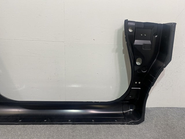 ノート/NOTE E12/NE12 e-POWER/HE12/SNE12 純正 左 ロッカーパネル G6411-3VAMA 未塗装 日産(143321)