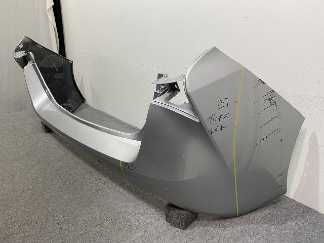 プリウス 50系/ZVW50/ZVW51/ZVW55 純正 後期 リア バンパー 52159-47300 シルバーメタリック 1F7 トヨタ(143324)