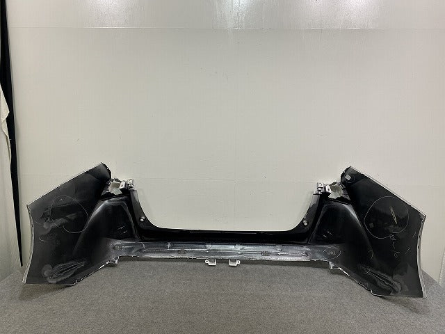 プリウス 50系/ZVW50/ZVW51/ZVW55 純正 後期 リア バンパー 52159-47300 シルバーメタリック 1F7 トヨタ(143324)