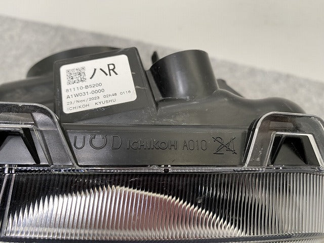 ハイゼット/ハイジェット/サンバーバン/ピクシスバン S700V/S710V 純正 右 ヘッドライト ハロゲン 刻印ハR A010/81110-B5200(143333)