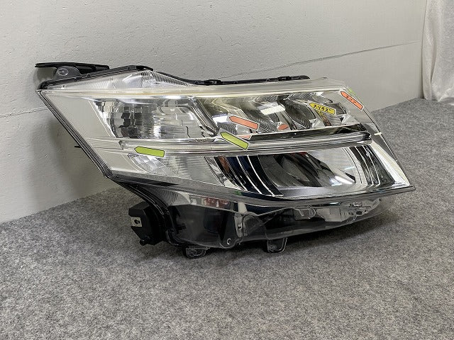 ルーミー/トール/カスタム M900A/M910A/M900S/M910S 純正 前期 右 ヘッドライト/ランプ LED レベライザー 刻印S W3918 81130-B1220(143390)
