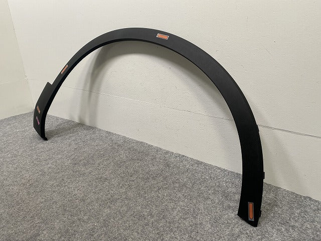 新品!XC40 XB系 純正 右 フロント フェンダーアーチモール/オーバーフェンダー 32409195 32409189 素地 ボルボ(143399)