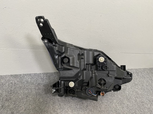 デイズ ハイウェイスター B44W/B45W/B47W/B48W 純正 左 ヘッドライト/ランプ LED レベライザー 刻印B KOITO 100-23776 日産(143415)
