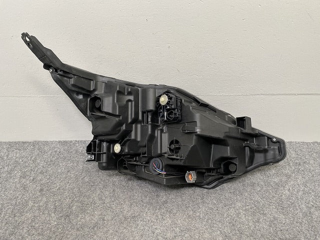 デイズ ハイウェイスター B44W/B45W/B47W/B48W 純正 左 ヘッドライト/ランプ LED レベライザー 刻印B KOITO 100-23776 日産(143415)