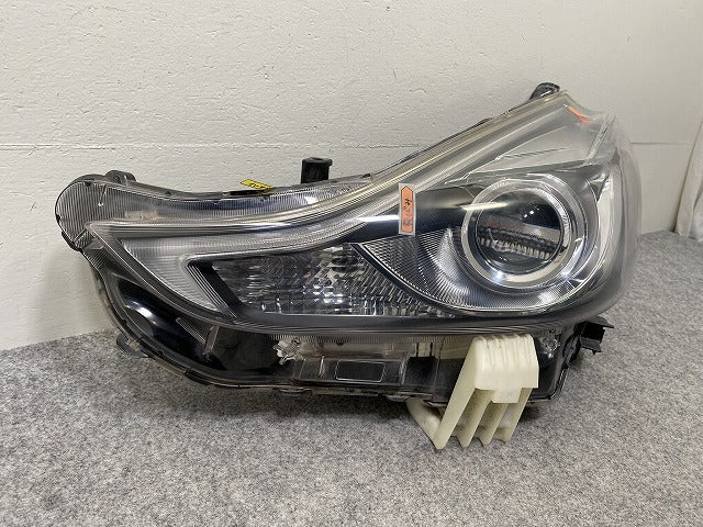 プリウスα/アルファ ZVW40W/ZVW41W 純正 後期 左 ヘッドライト/ランプ LED レベライザー 刻印A2 KOITO 47-65 トヨタ(143419)