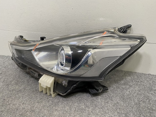 プリウスα/アルファ ZVW40W/ZVW41W 純正 後期 左 ヘッドライト/ランプ LED レベライザー 刻印A2 KOITO 47-65 トヨタ(143419)