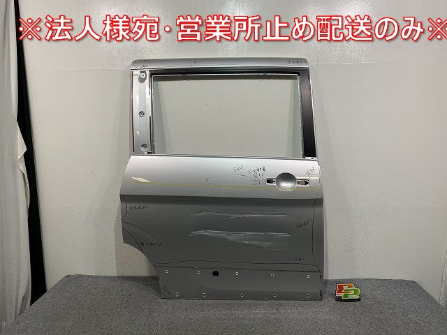 セレナ/ハイウェイスター C27/GFC27/GFNC27 e-POWER/HFC27 純正 右 スライドドア ブリリアントシルバーメタリック K23 日産(143427)