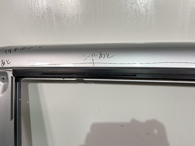 セレナ/ハイウェイスター C27/GFC27/GFNC27 e-POWER/HFC27 純正 右 スライドドア ブリリアントシルバーメタリック K23 日産(143427)